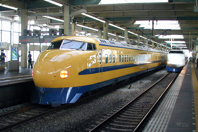 922形新幹線「ドクターイエロー」 - 日本の旅・鉄道見聞録