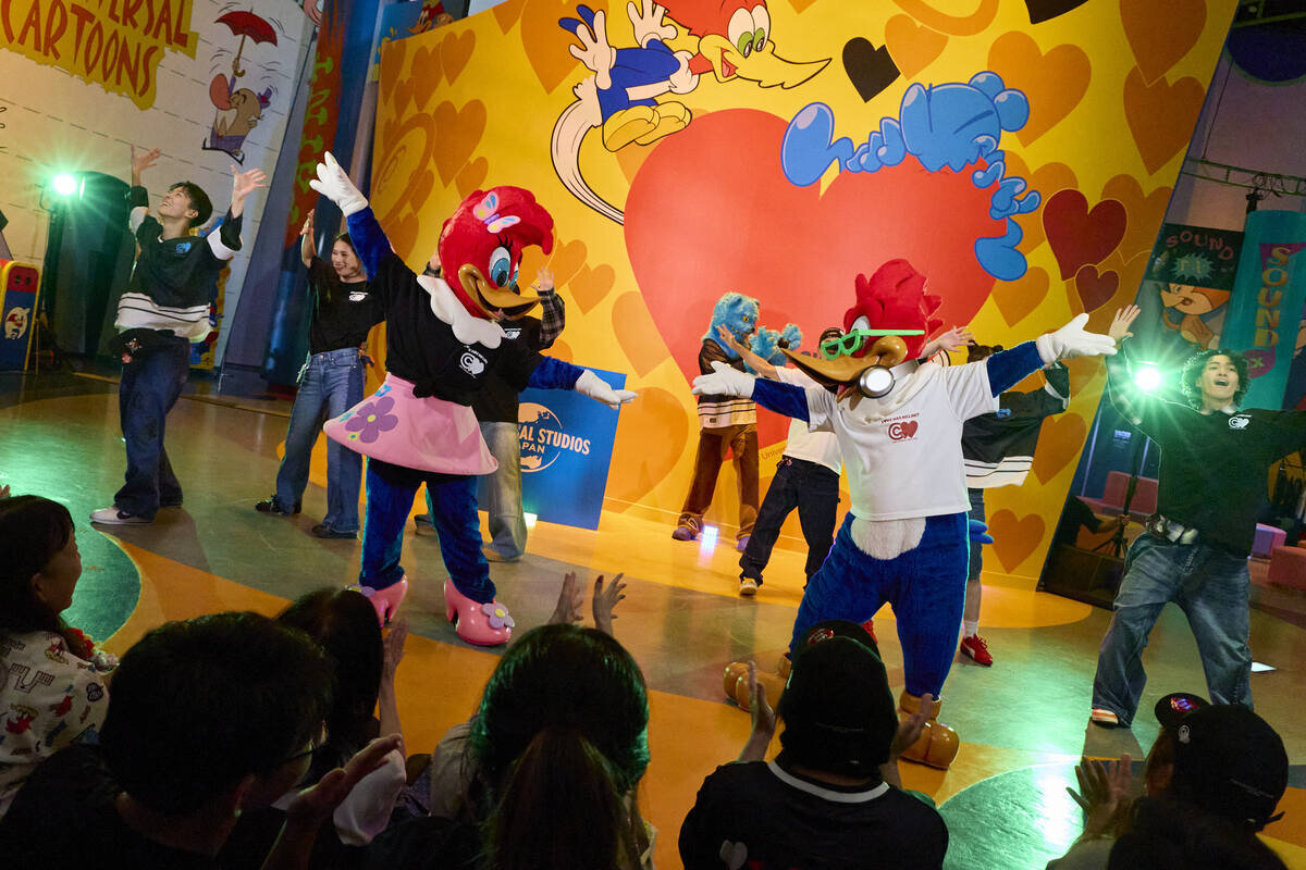 LOVE HAS NO LIMITチャリティグッズ第三弾 SNS世代に話題の 覆面現代