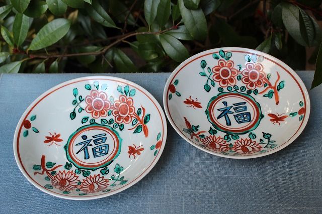 石川県金沢市で作陶されている九谷焼作家山本恭代さんの呉須赤絵花鳥