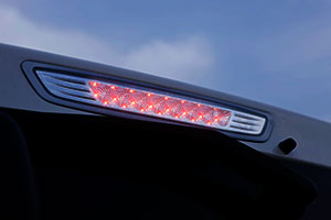 LEDハイマウントストップランプ NV350キャラバン | Valenti Japan