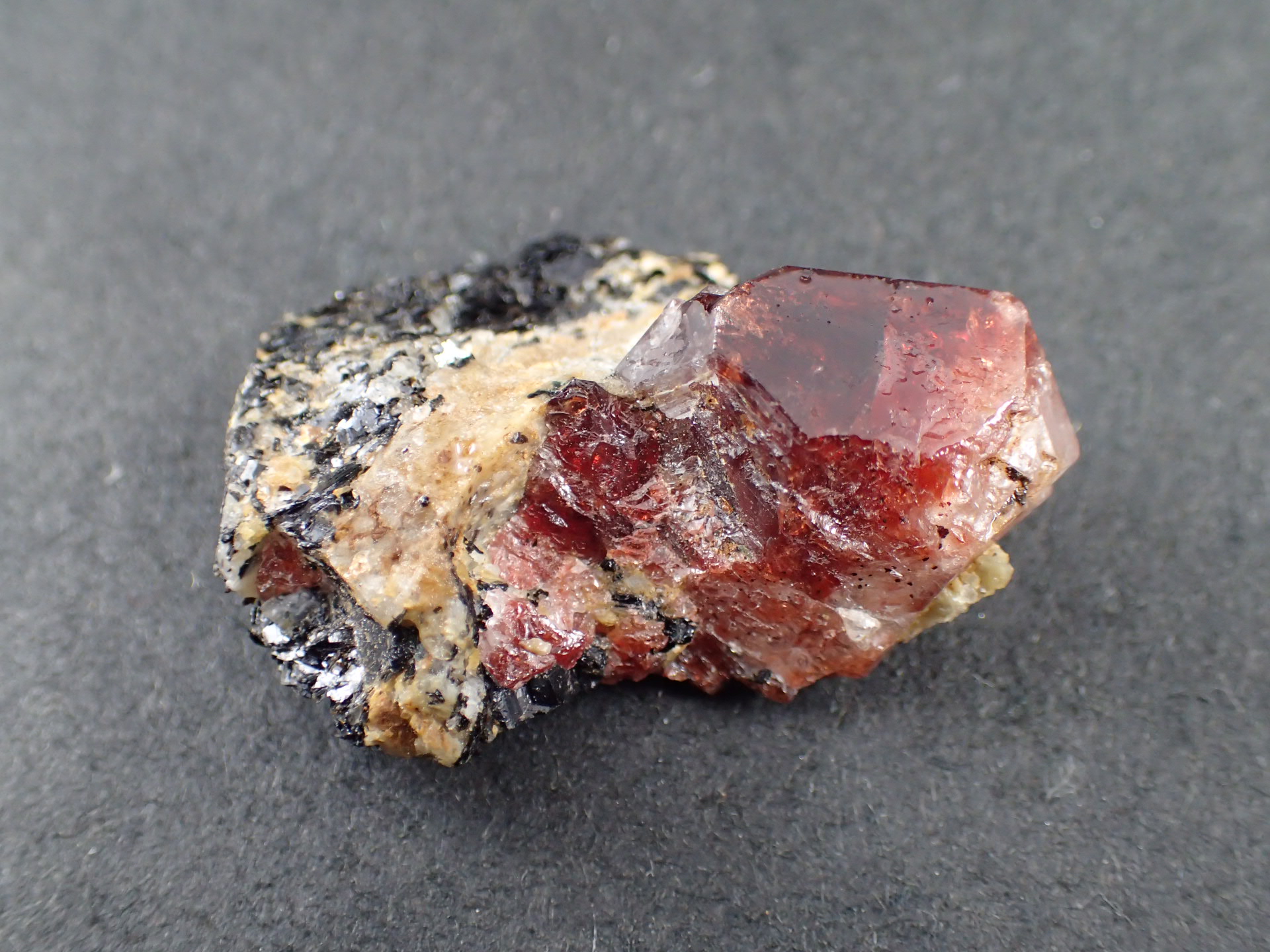 ジルコン ｜石の販売専門店【vec stone club】