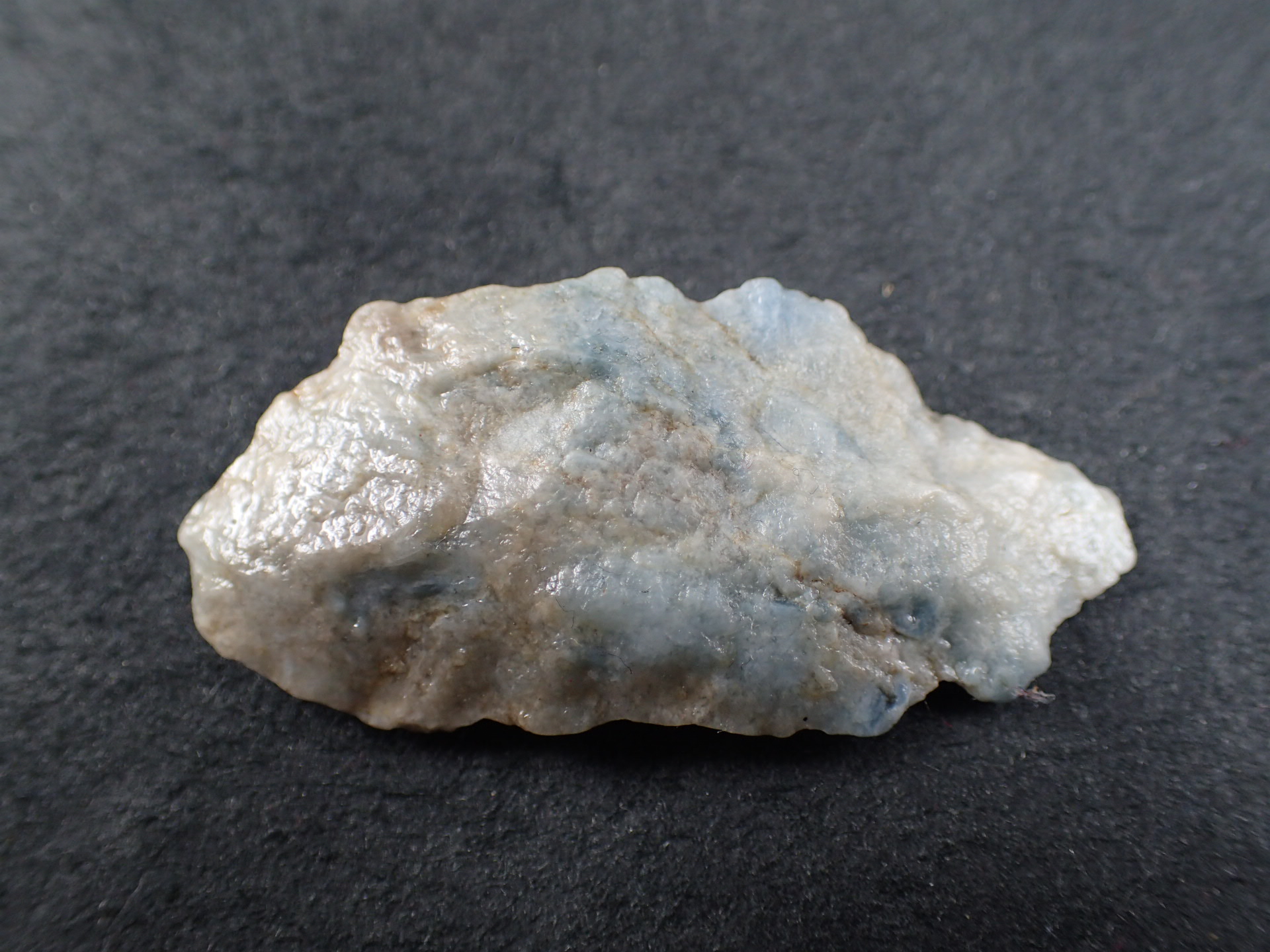 最高品質糸魚川ヒスイ輝石(Jadeite) 新潟県糸魚川市入りコン沢夏中 産