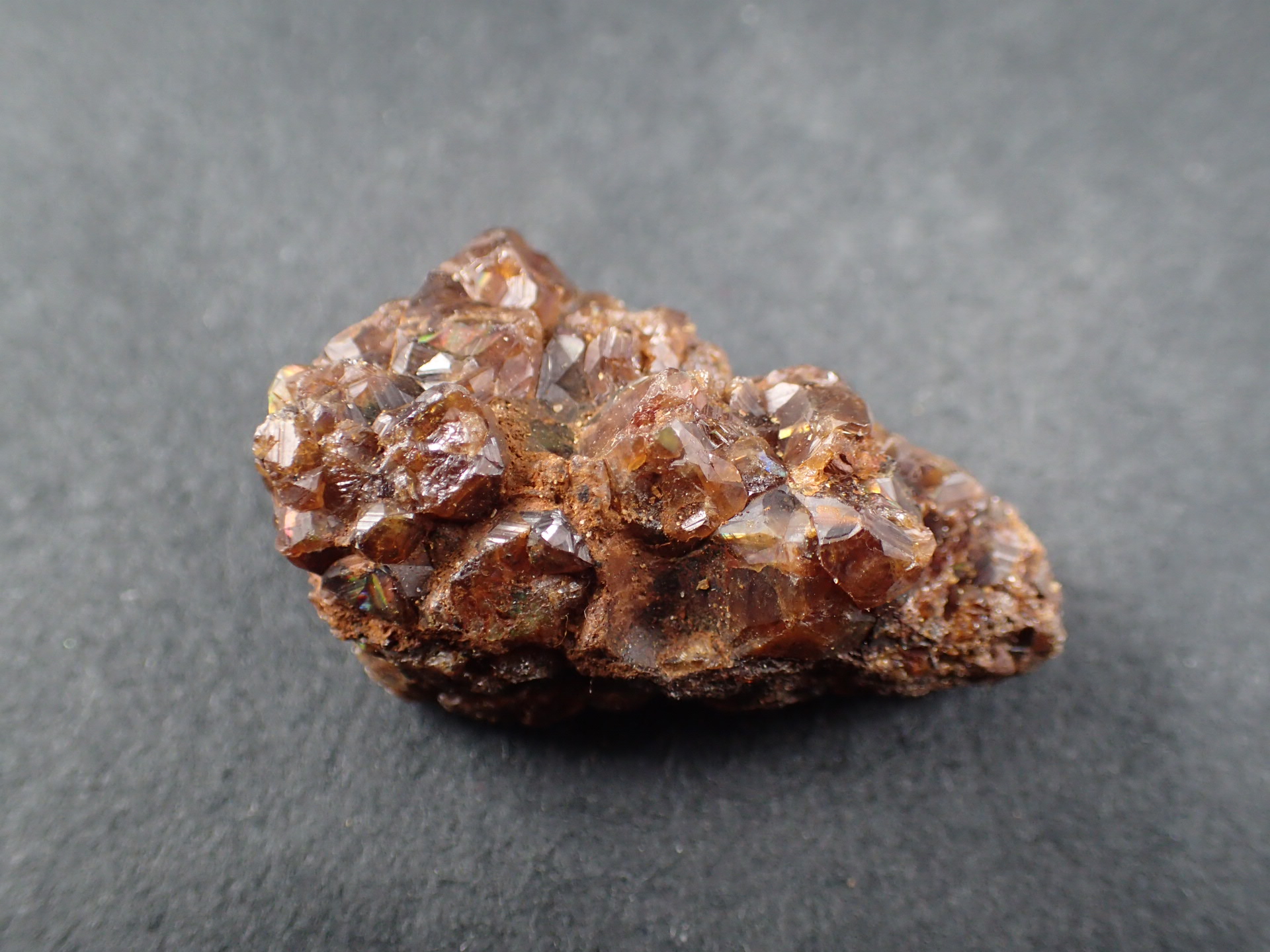 最高品質天川村レインボーガーネット 奈良県吉野郡天川村 産 ｜石の