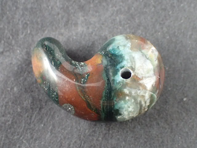 最高品質津軽秋田石(Tsugaru Brocade Akita Stone) 勾玉 秋田県 産