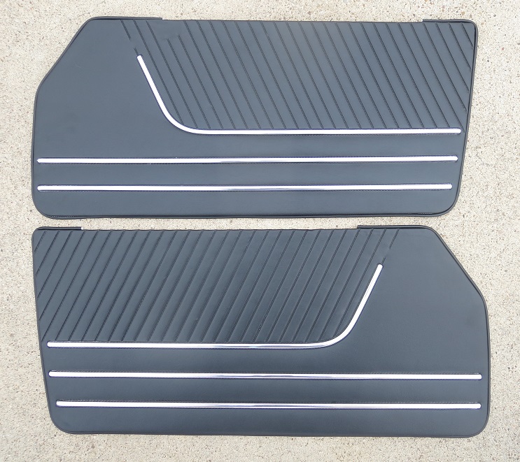 Door Panel Pair Black - Alfa Spider 1967-78 (SKU 50-2828) | Vick