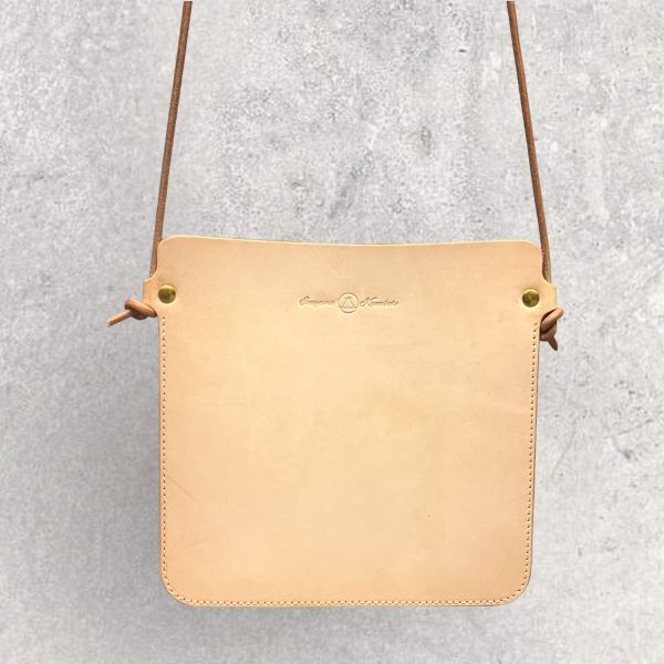 10カラー国産ヌメ革/スリムサコッシュ