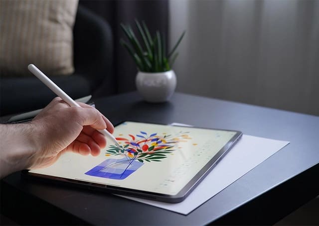 液晶ペンタブレット vs. iPad / iPad Pro？イラストレーターにとって