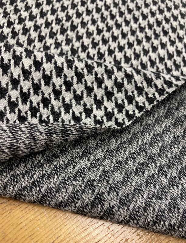 生地：千鳥格子柄ウール綿ジャガードニット（グレー／黒） - 日暮里