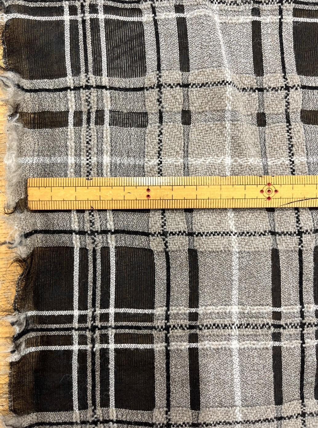 生地：チェック柄立体ジャガード（ベージュ／黒） - 日暮里繊維街 要藤