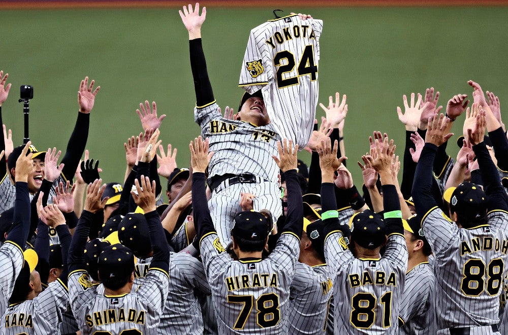 脳腫瘍で亡くなった元阪神・横田慎太郎さんの「24」ユニホーム、同期