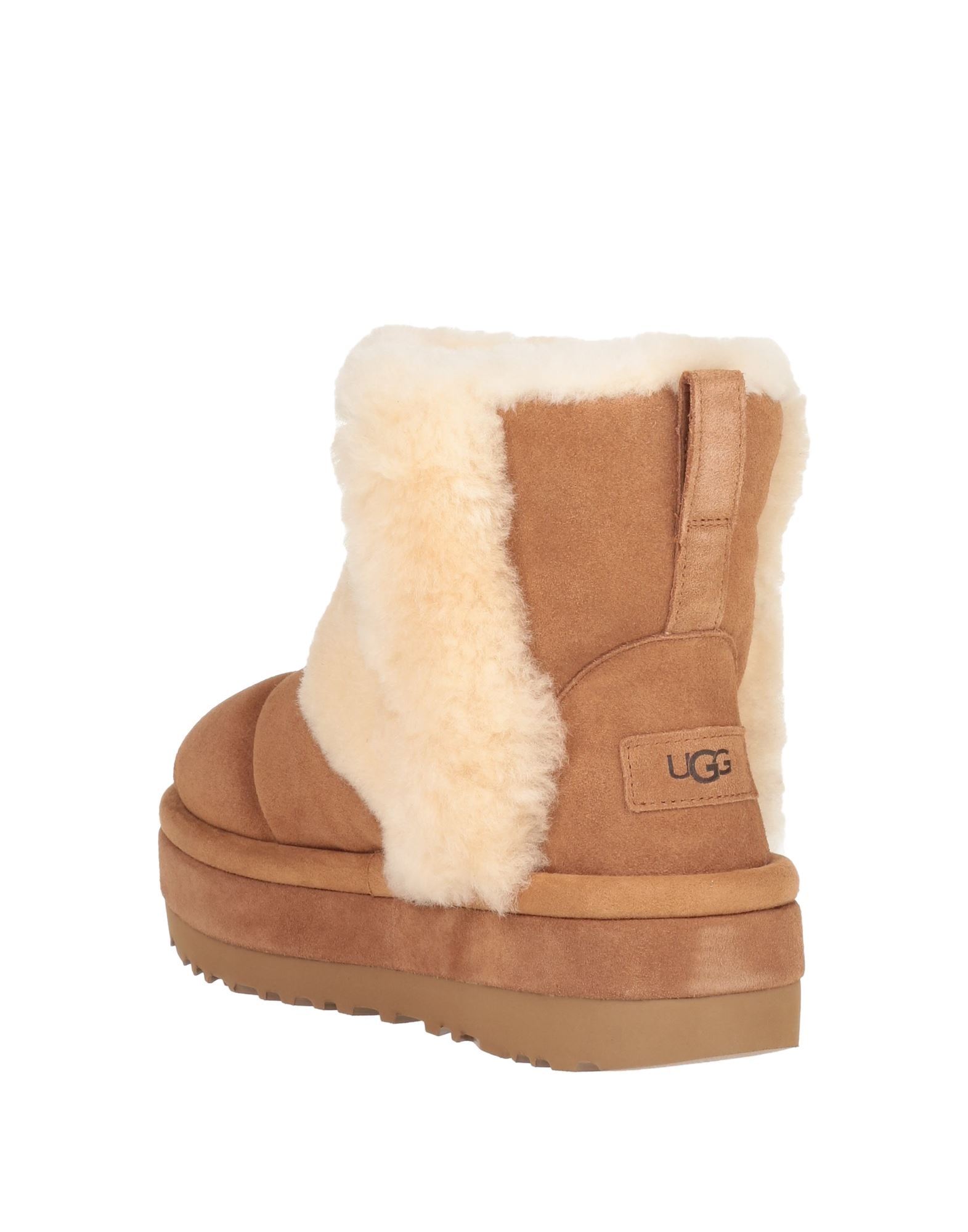 UGG シューズ | ショートブーツ キャメル レディース | YOOX