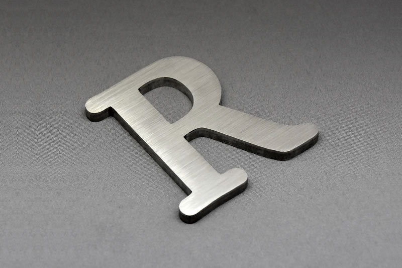 金属文字 | 株式会社吉日