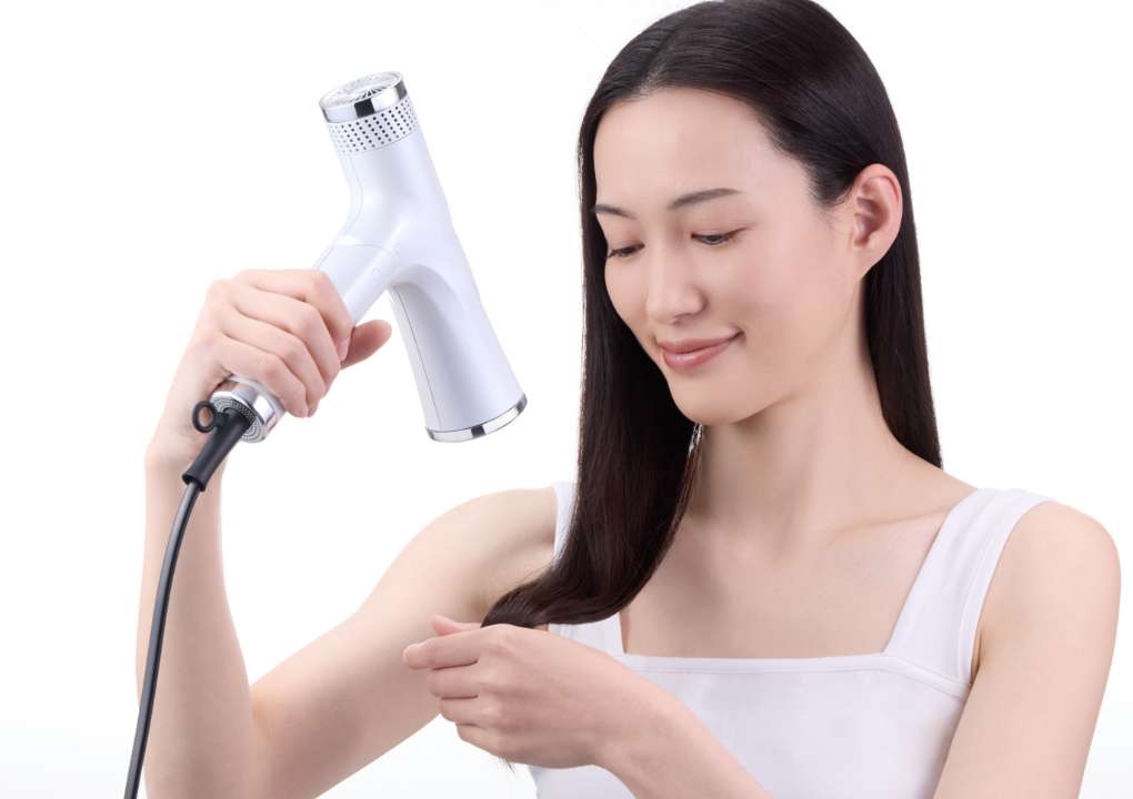 大風量はそのままいつでもどこでも艶髪を叶える「リフトドライヤー