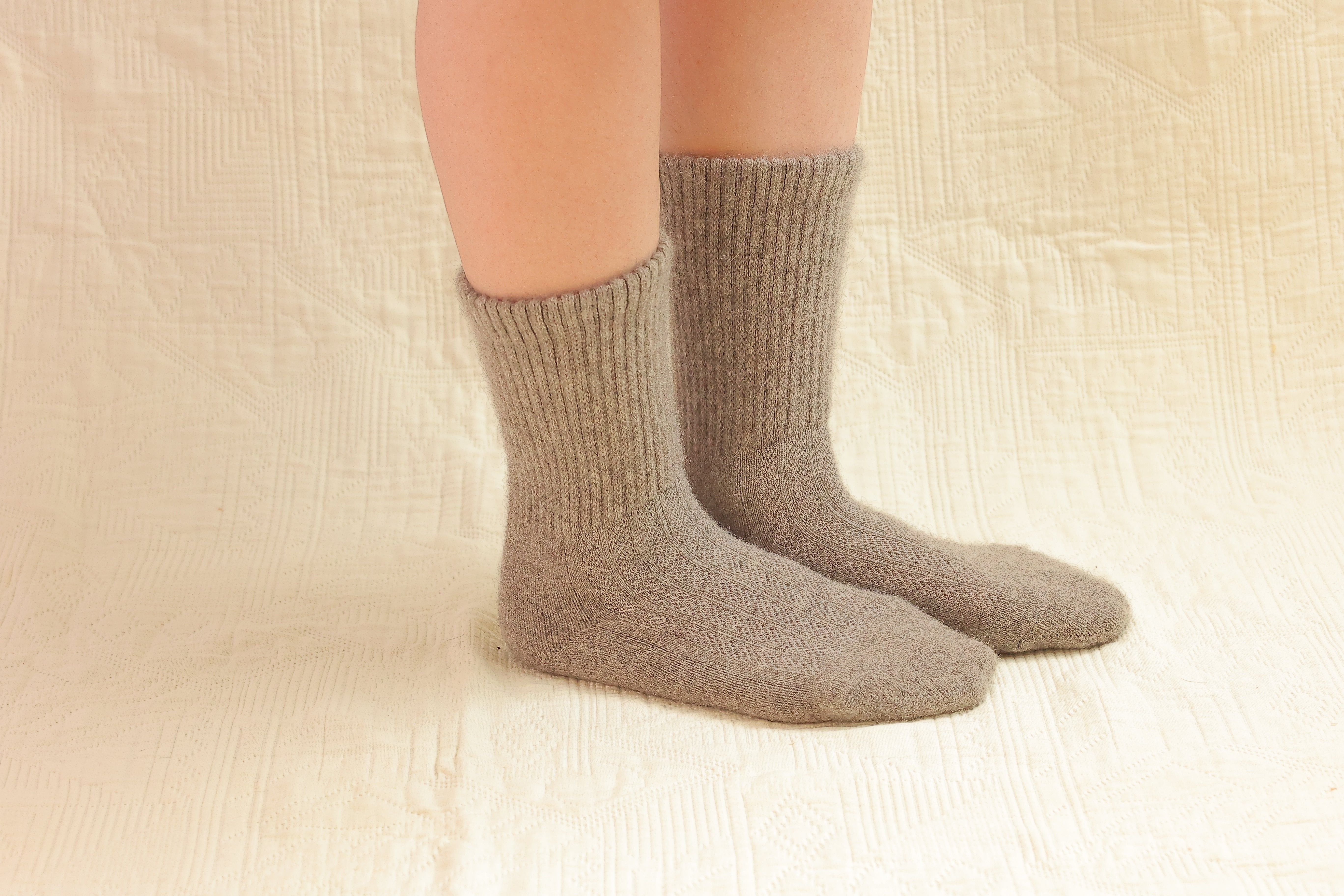 ヤク100％靴下 ゆったりあったか 肌触りなめらか ナイトソックス