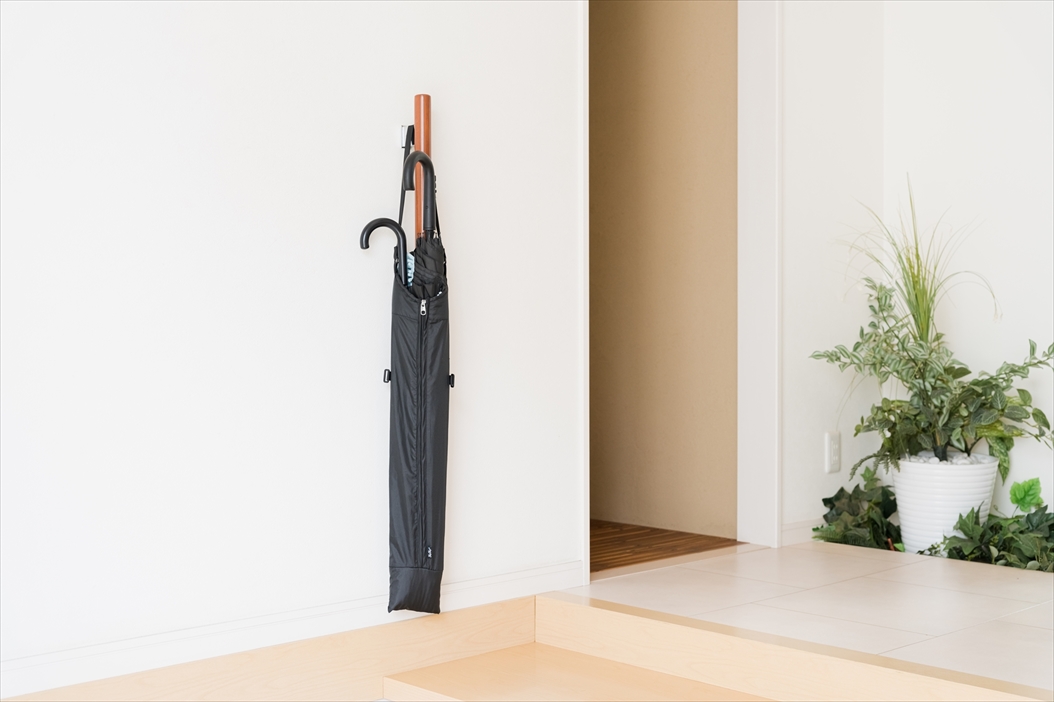 SUSU 車内用 傘ケース ブルー | 山崎産業株式会社 家庭用品事業