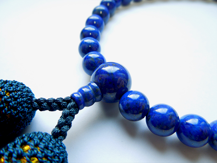 ラピスラズリ尺二丸片手鉄紺二五房共仕立 お数珠の安田念珠店へ