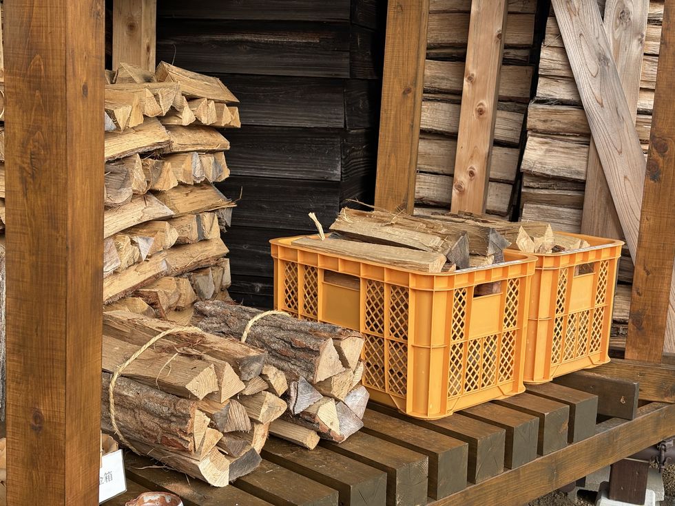 2年乾燥薪、ナラの薪 火付き良く、暖かく、長持ち