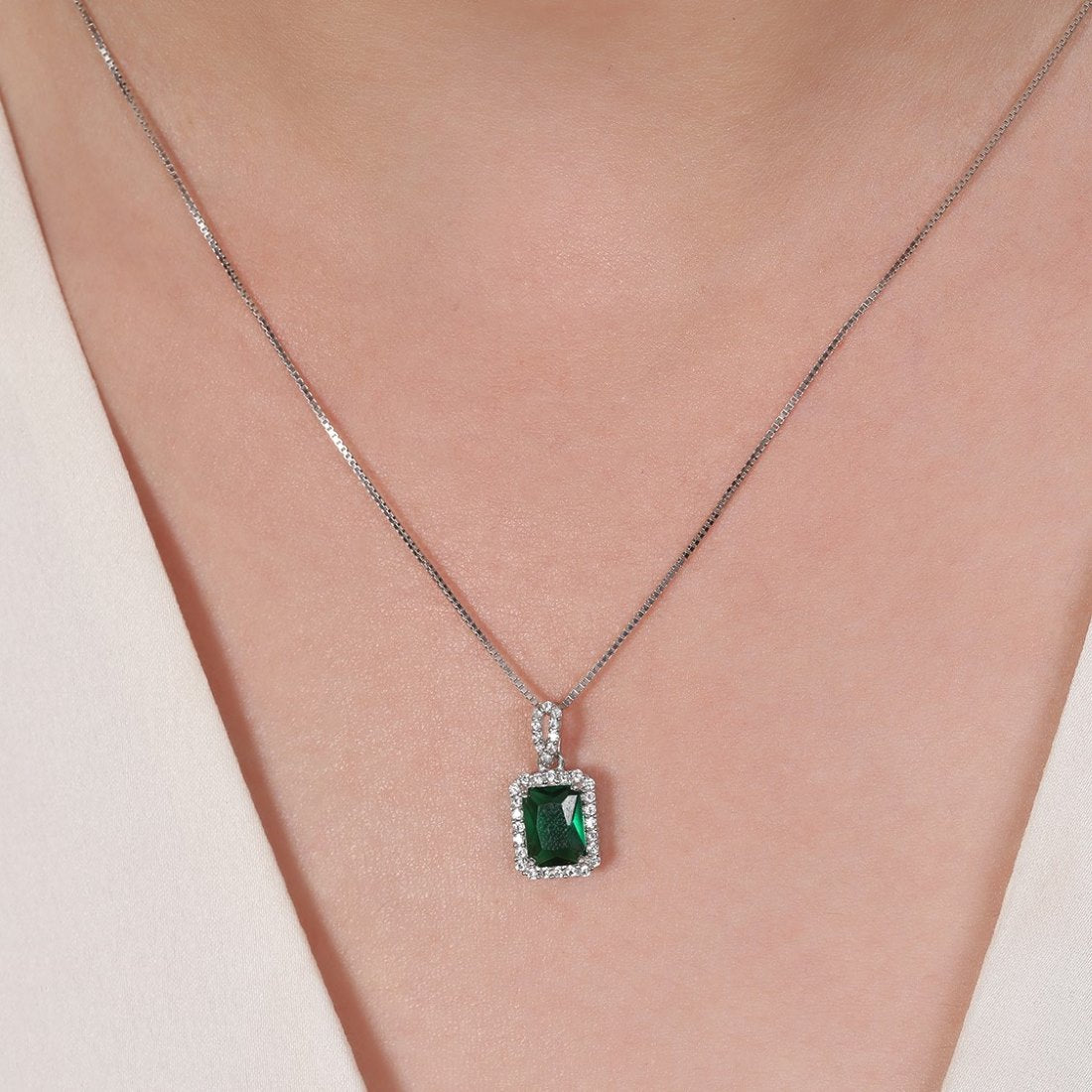 Buy Emerald Radiance Green CZ Women's Pendant Online – Zavya