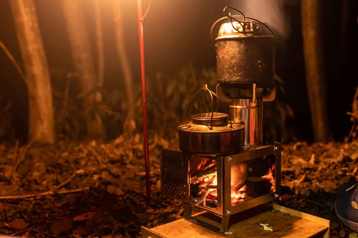 Soomloomの卓上薪ストーブMECAをレビュー！曰く、保温用耐風密閉型卓上