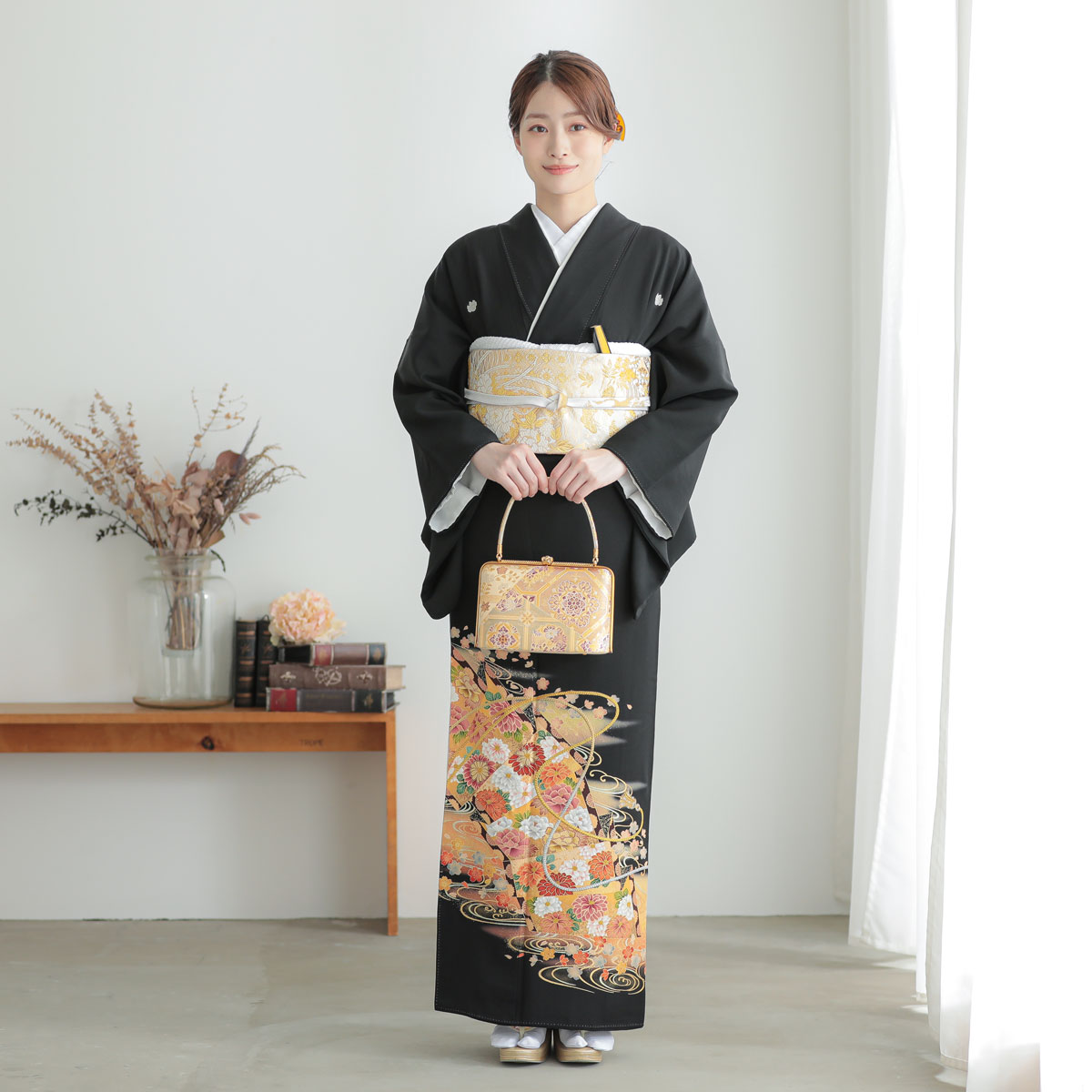 黒留袖：T342 観世水と桜に屏風と飾り紐| 黒留袖レンタル │ 京都着物