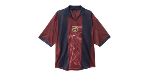 Travis Scott × FC Barcelona の Retro 2000/01 Home Skeleton Jersey