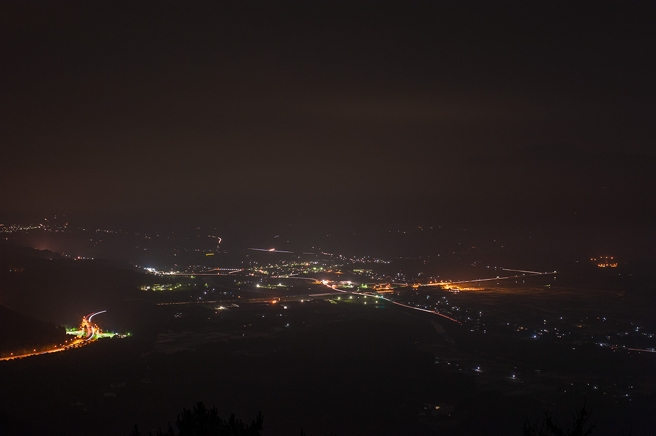 矢岳高原 展望台の夜景 (宮崎県えびの市) -こよなく夜景を愛する人へ