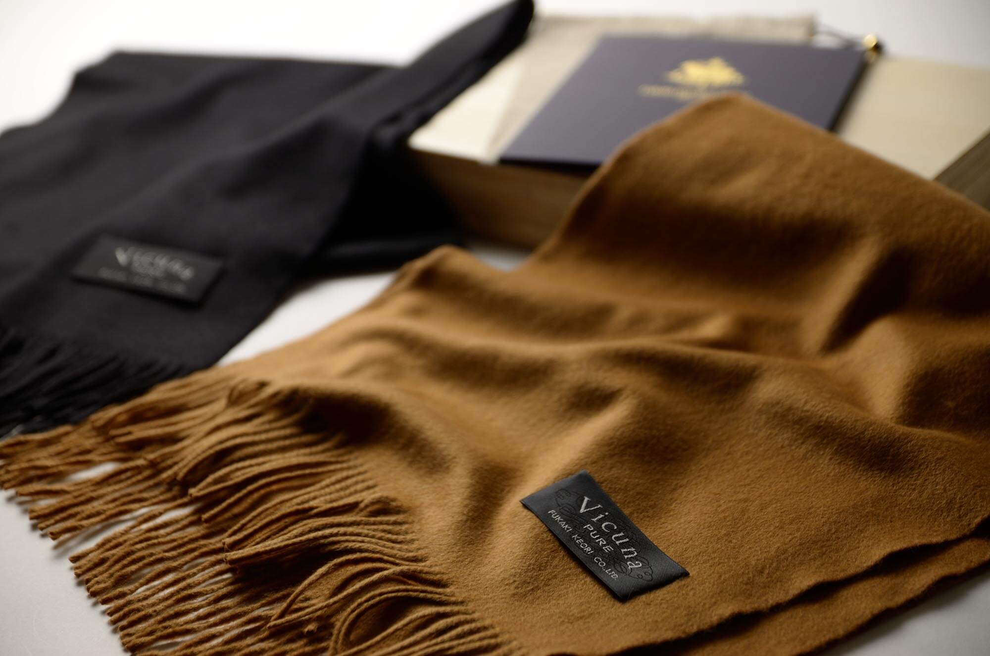 Vicugna Muffler - YarnYarn