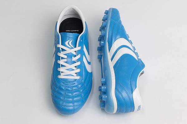 限定カラー】スパイク、ジュニア、キッズの3種で「ブルー・ホワイト