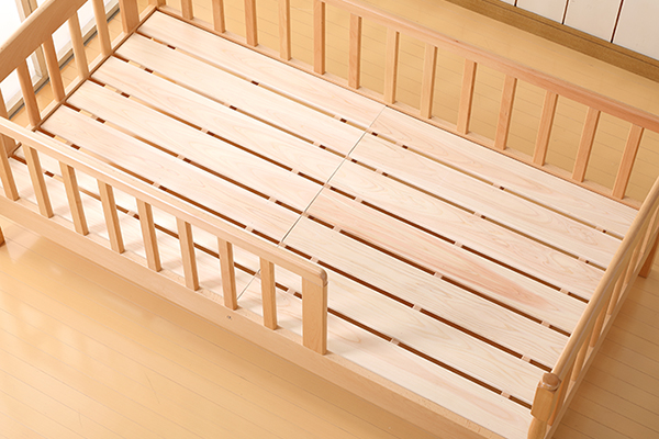 ジュニアベッド（専用マット付） | 国産ベビーベッド製造メーカー ヤマサキ