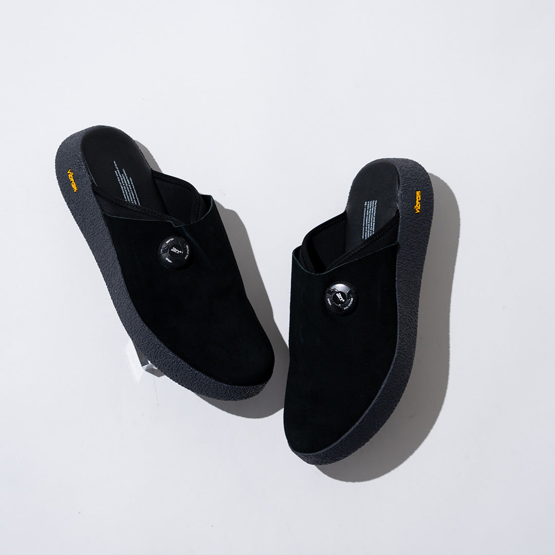 pg EMPTY BLACK – YUEN