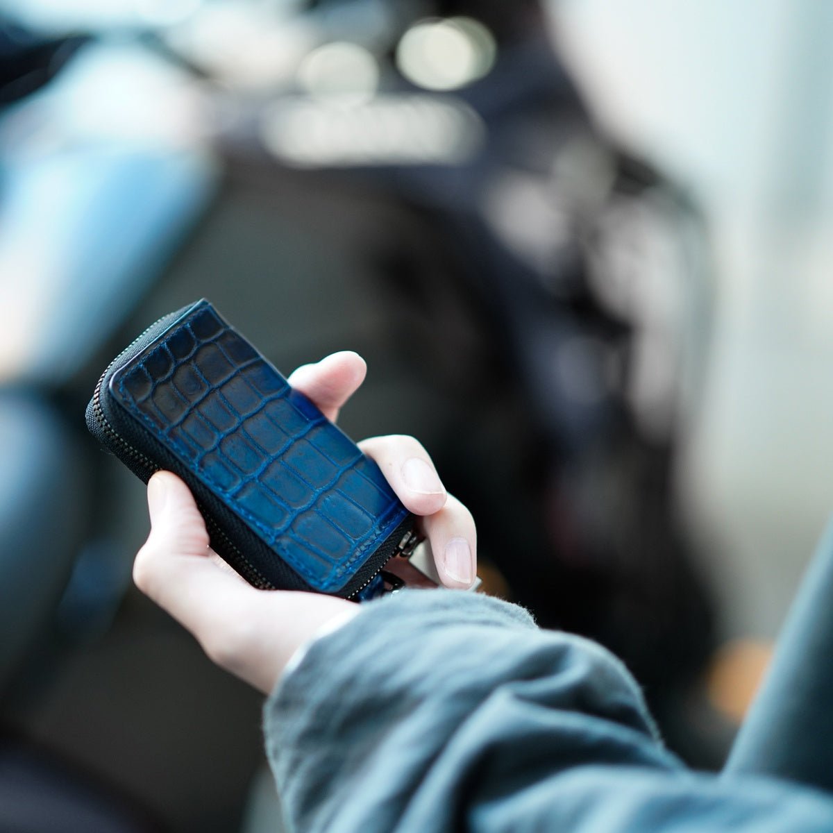 YFA174 クロコダイル スマートキーケース ｜美しい色彩の革財布