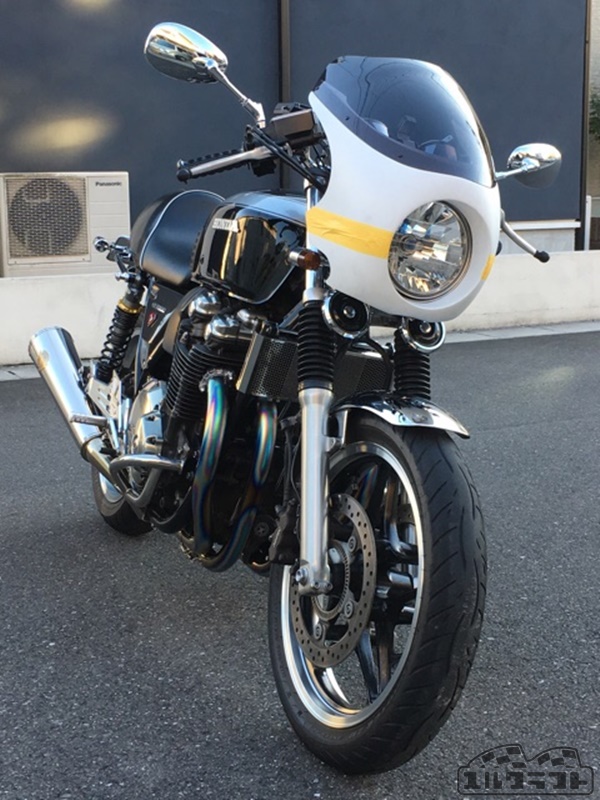 CB1100に取り付けたガルクラフトBULLETBIKINI type-Cは、ブラックに