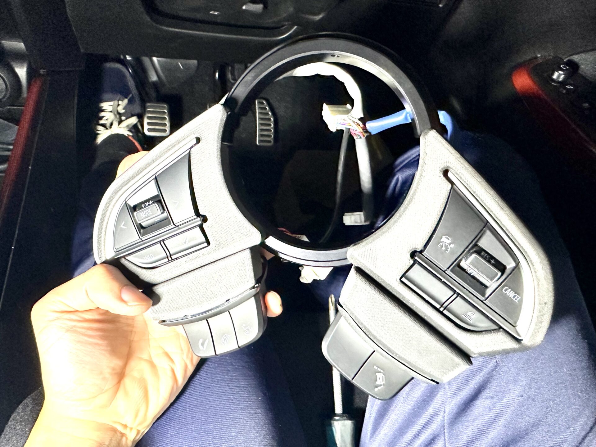 WORKS BELLステアリングスイッチ移設キットでステアリング交換しました