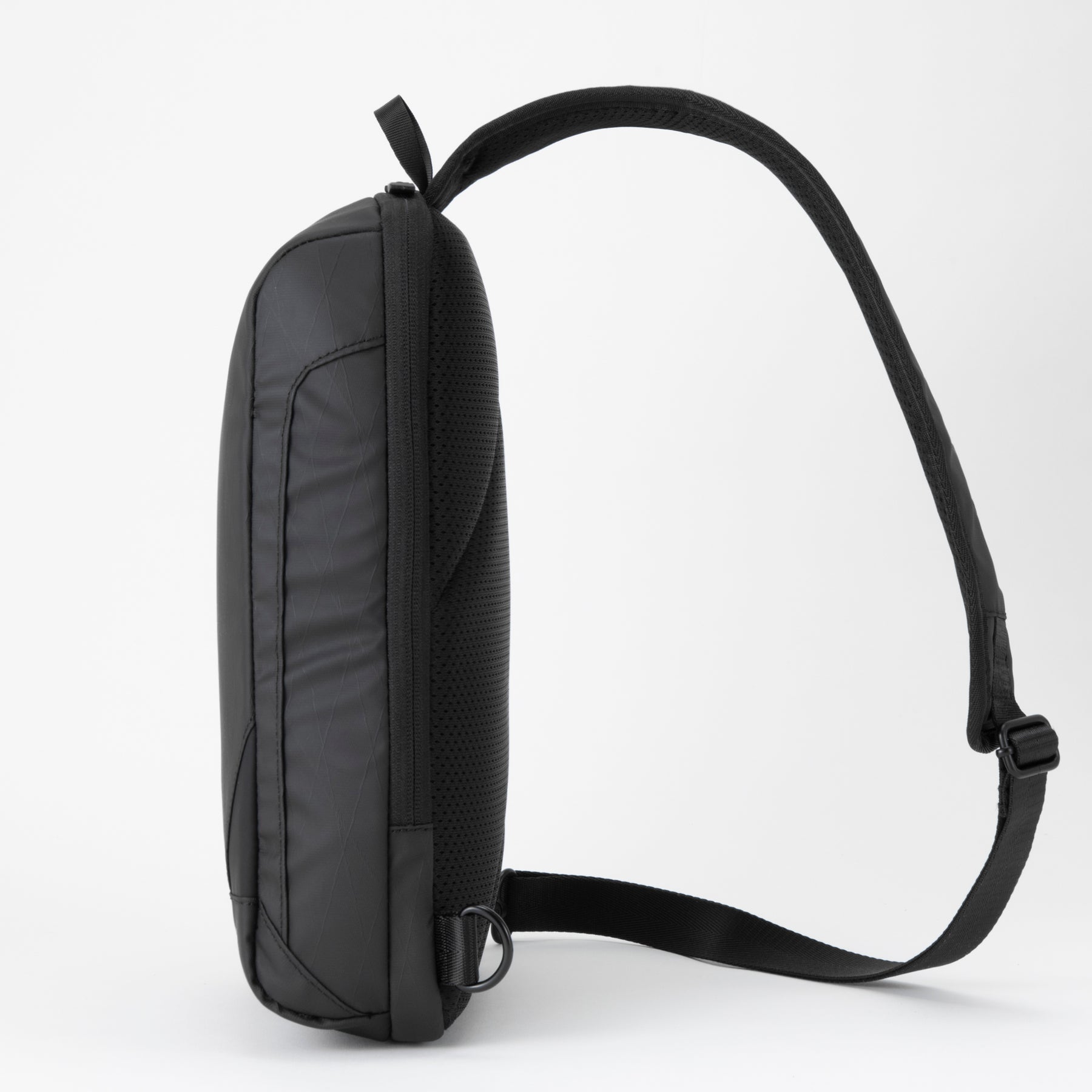 Lexington2 | Vertical Solid Shoulder Bag 81473 – ZERO HALLIBURTON