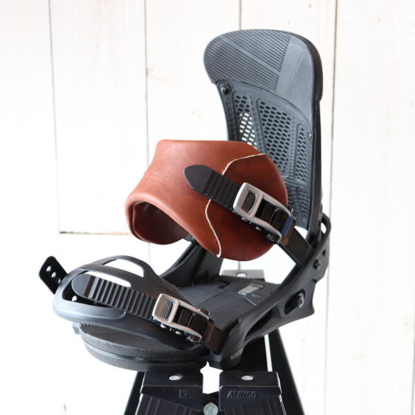 自分だけのビンディングに育てる BURTON | MALAVITA LEATHER – A-BONY