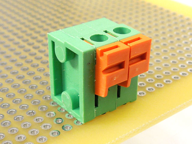 ターミナルブロック 2P 緑 縦: ケーブル・コネクター 秋月電子通商