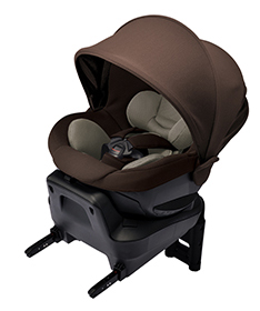 新生児からのチャイルドシート KURUTTO4 | エールベベ AILEBEBE 公式