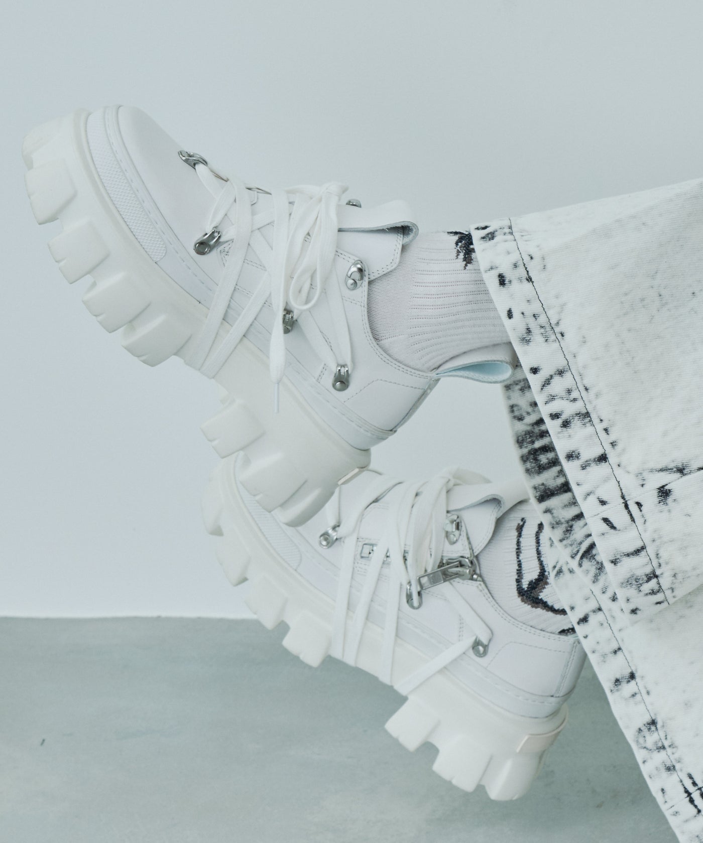 AIVER ライトソールレースブーツ