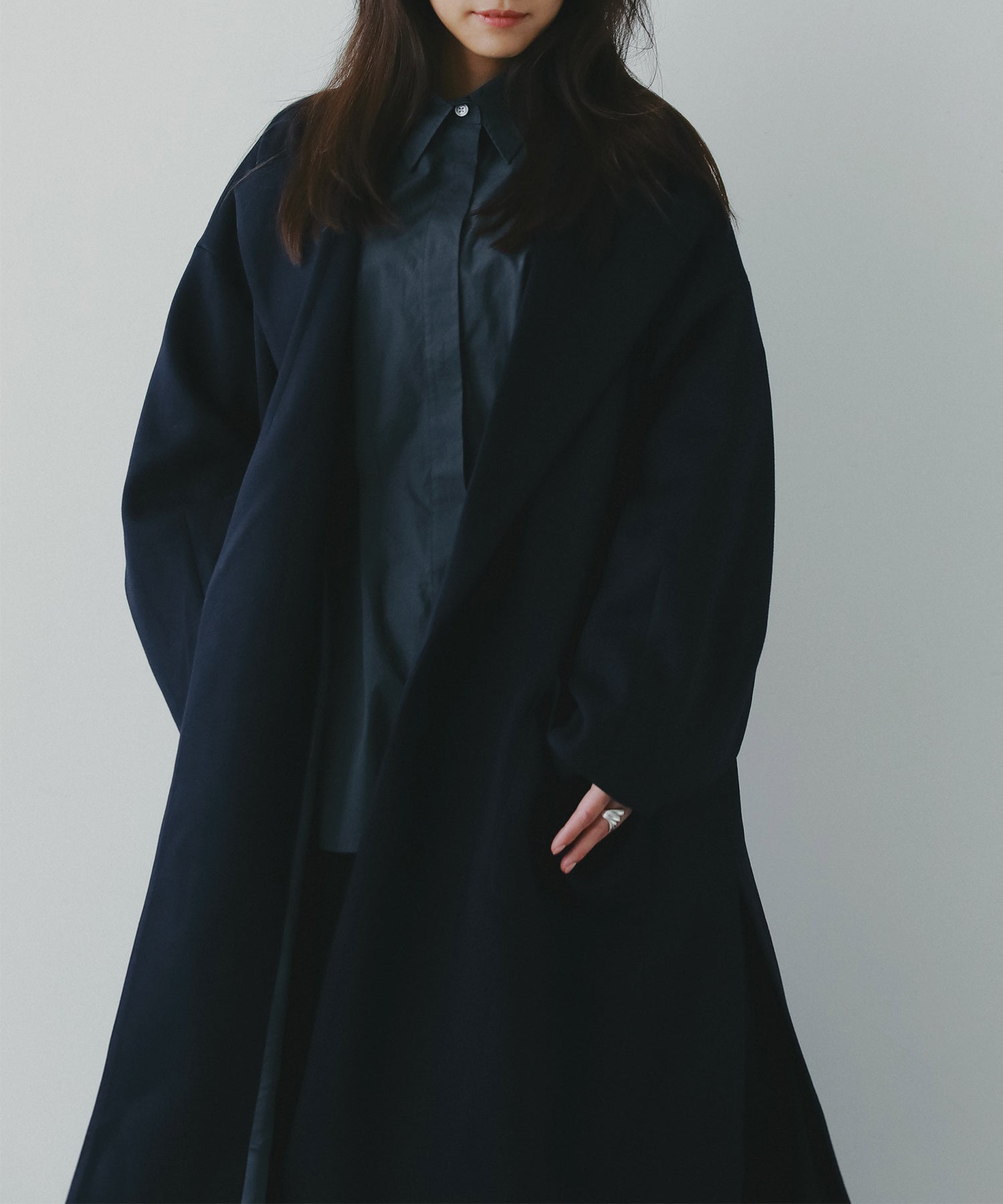 スムースポンチロングコート｜AJUGA.（アジュガ）公式通販サイト