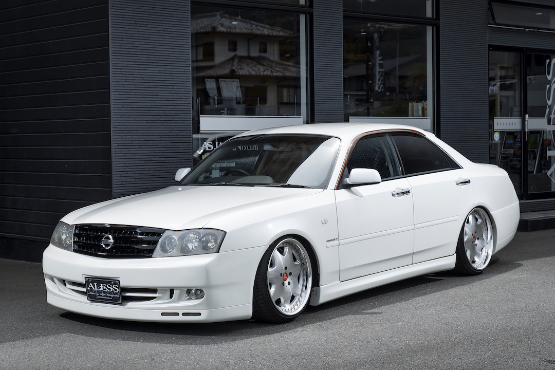 The AUTO COUTURE specification 34GLORIA, which we were able to