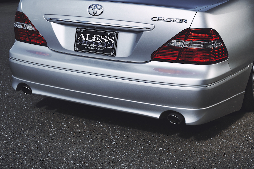 カールソン×トムスの30セルシオ後期。黒革・サンルーフ付き！ - ALESS