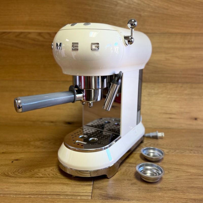 スメッグ エスプレッソマシン メーカー レトロスタイル Smeg Espresso