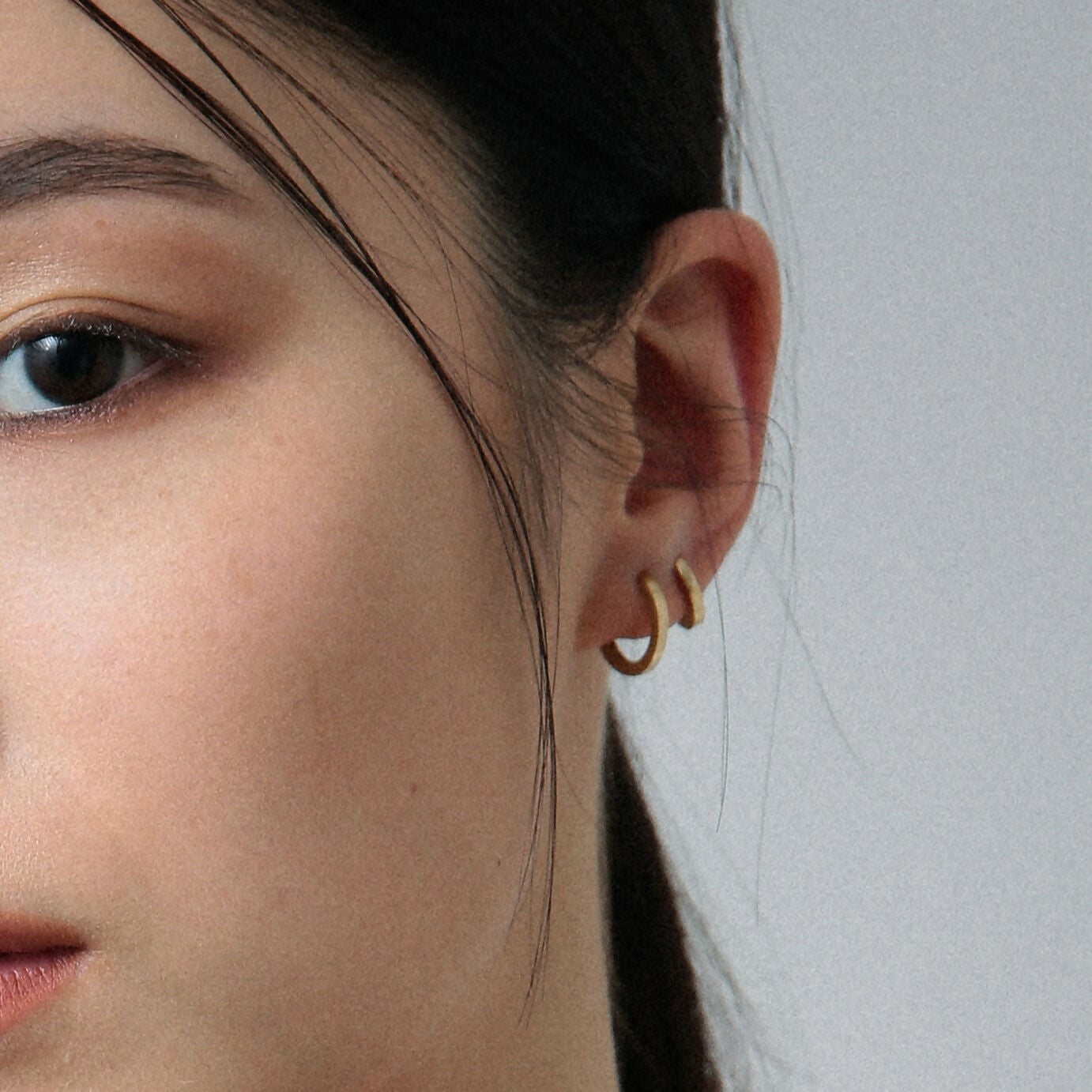 K10 フラット フープピアス：スモール / 10K flat hoop pierced