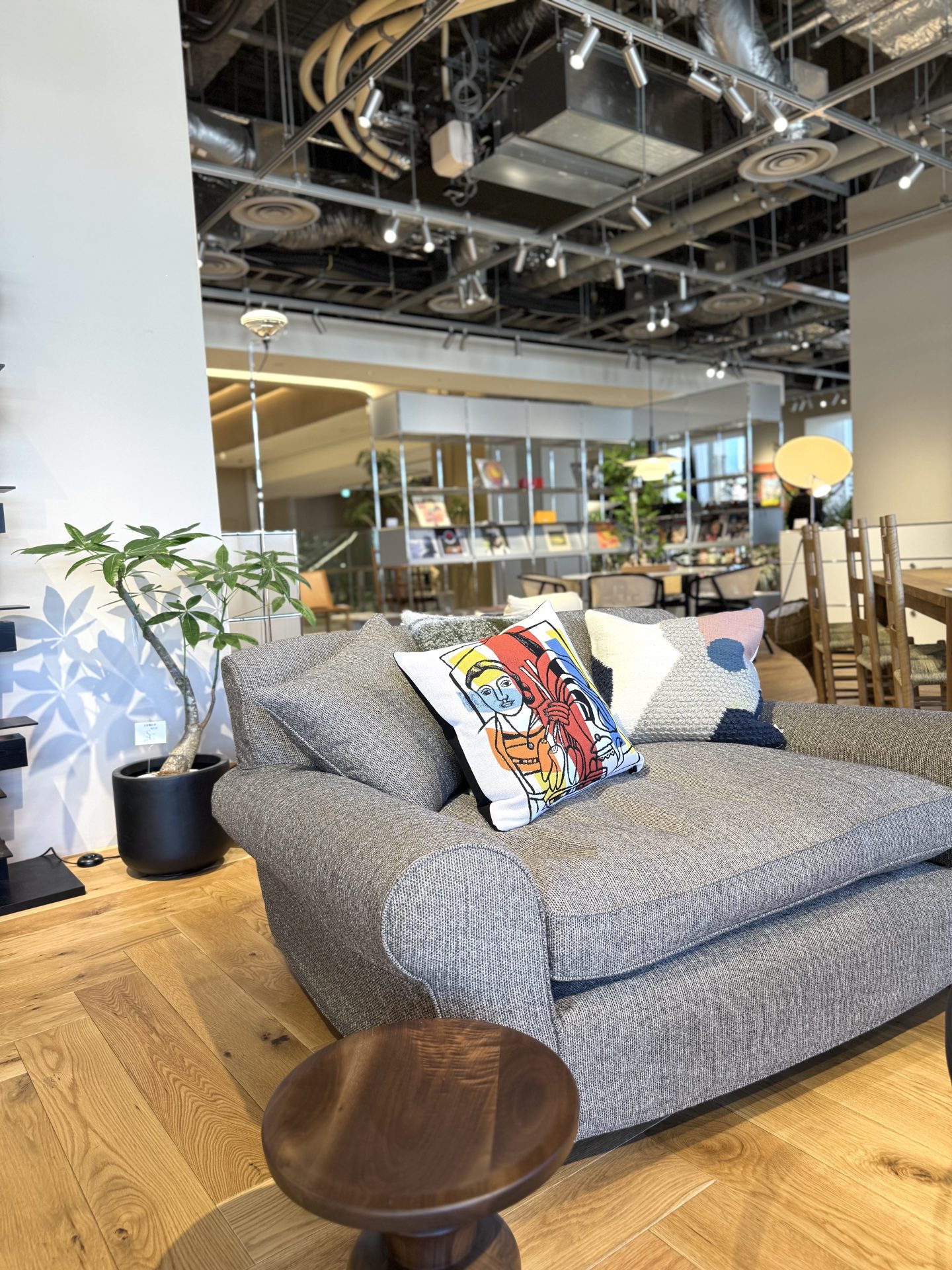 ザ・コンランショップ】手軽な模様替えに、クッションカバーがいい