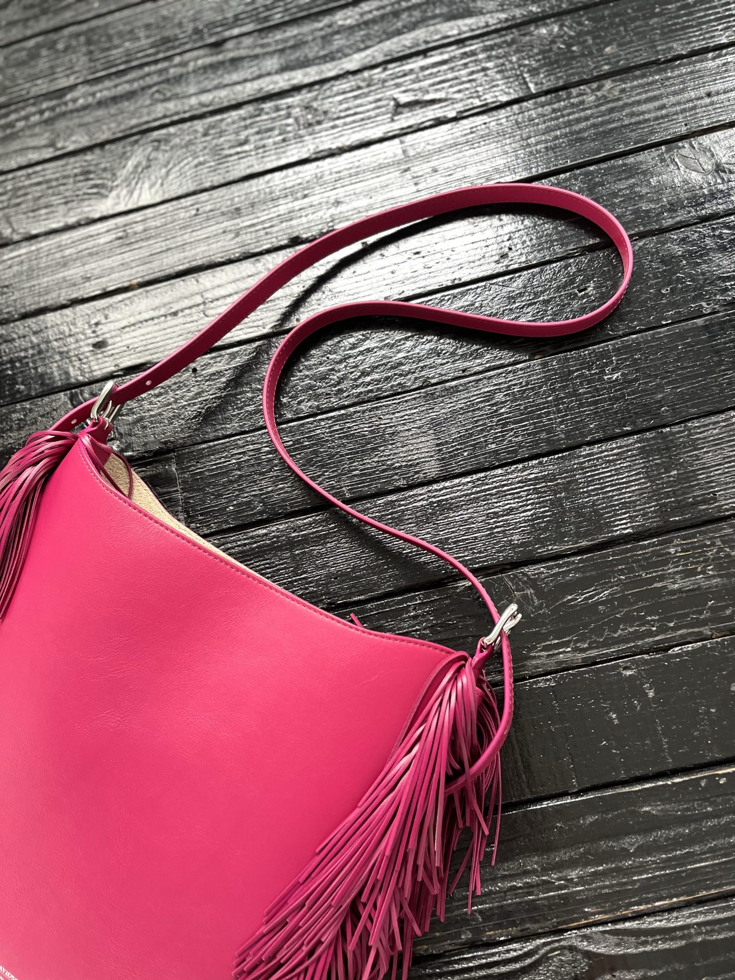 J&M デヴィッドソン のバッグ】注目の新作フリンジバッグが登場