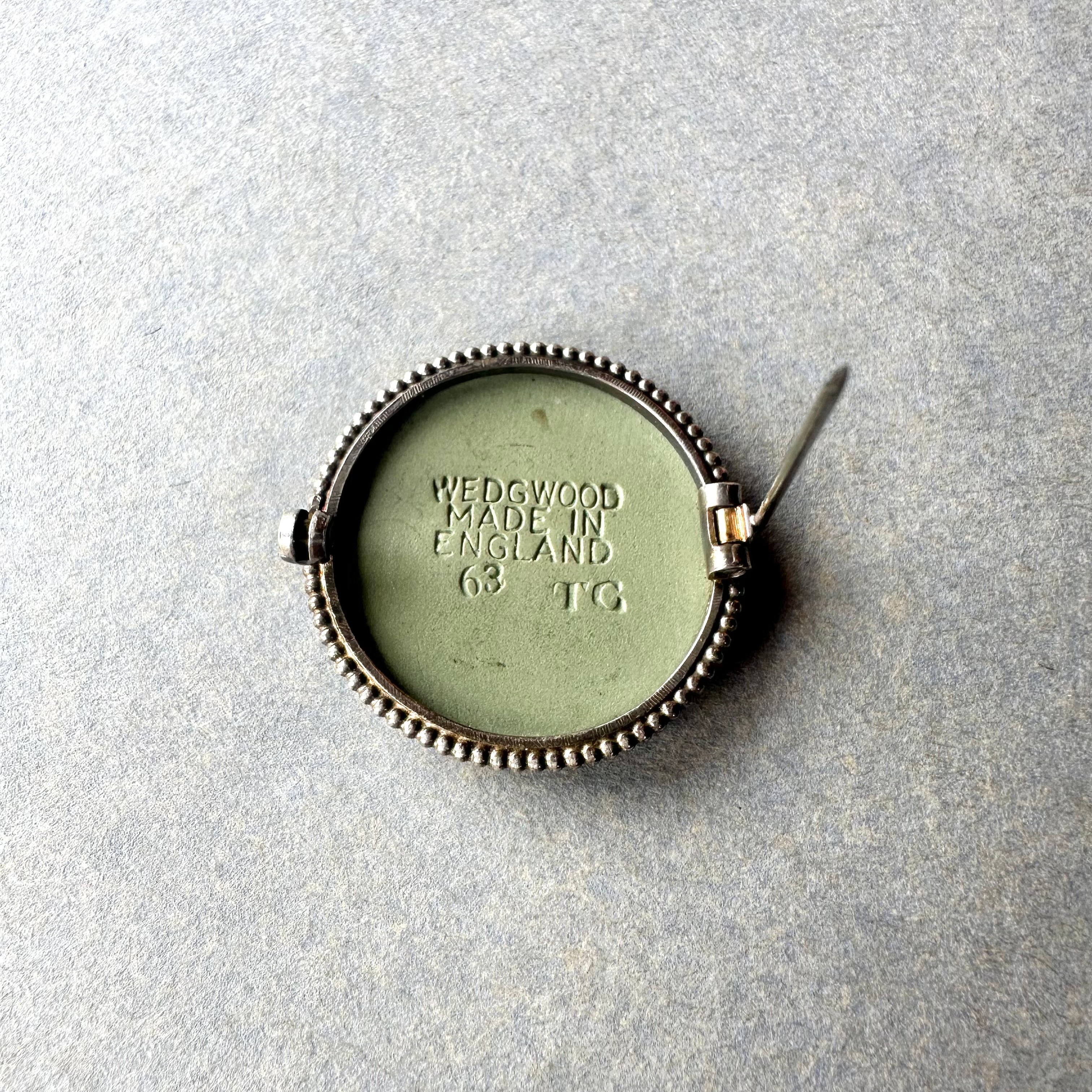 ウェッジウッド ジャスパーウェア ブローチ – Amelie Antique