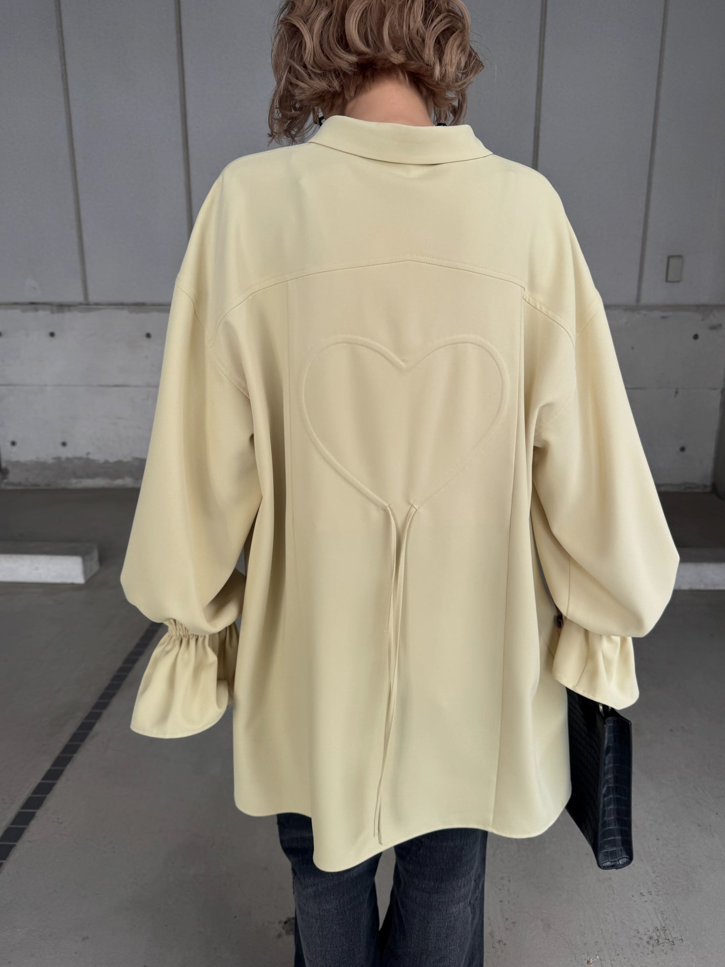 BACK HEART DESIGN OVER BLOUSE