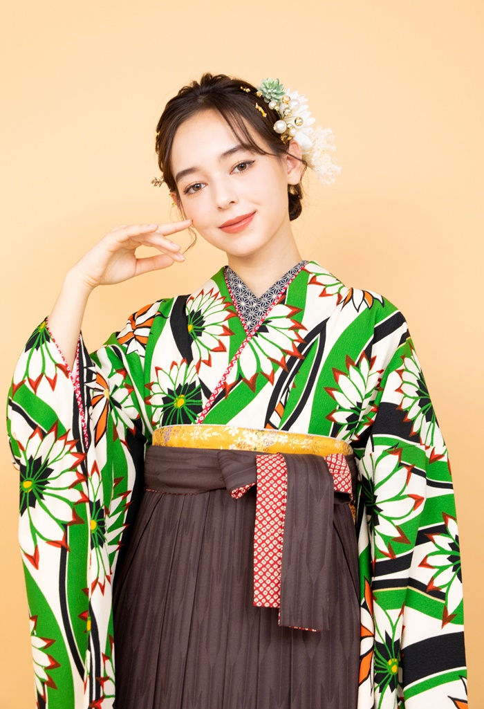 着物】緑よろけに菊+【袴】茶kansai矢絣｜卒業式袴宅配ネットレンタルange