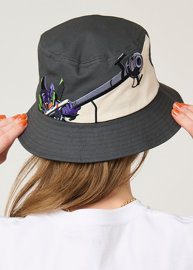 エヴァ」インパクト抜群！ サキエルのバッグ、ヤシマ作戦Tシャツ、渚