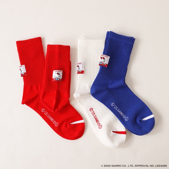 平成ギャルな“ルーズソックス”も♪「ハローキティ」×靴下屋コラボで4